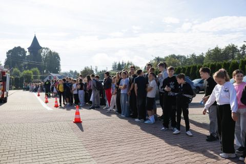 Ćwiczenia ewakuacyjne w Szkole Podstawowej nr 1 w Skrzyszowie — zdjęcie 9